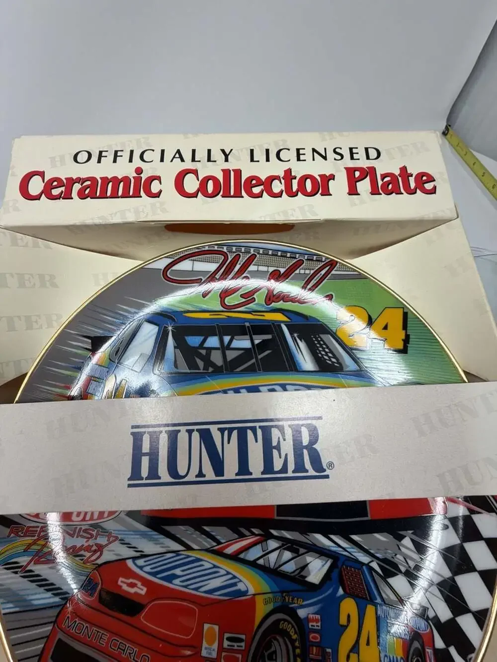 Hunter Manufacturing Group Jeff Gordon #24 DuPont NASCAR Ceramic Collector Plate